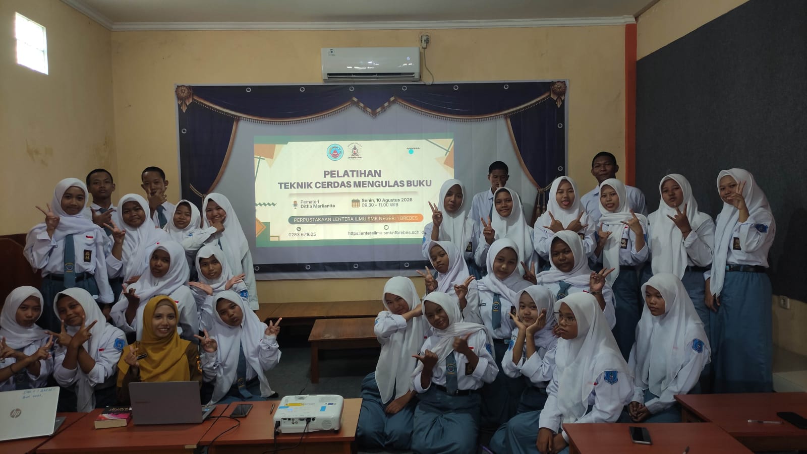Pelatihan teknik cerdas mengulas buku 1